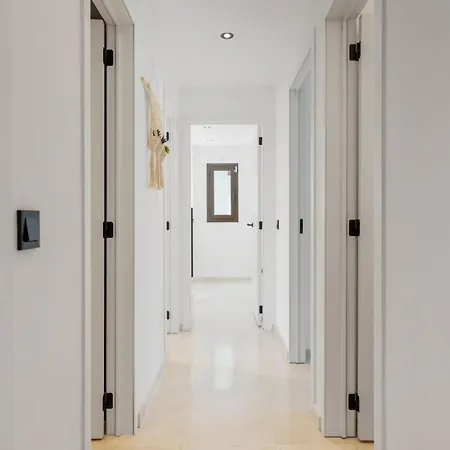 Vivi Homes - Palm Gardens, Garden, Pool & Tennis Court * Estepona