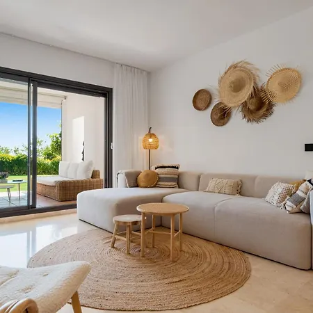 Vivi Homes - Palm Gardens, Garden, Pool & Tennis Court * Estepona
